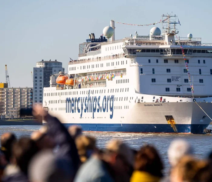 arriva-global-mercy-in-rotterdam-1